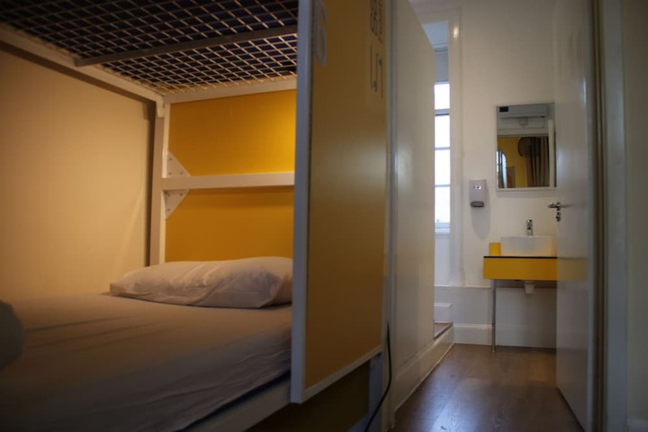 Room 22 of 76