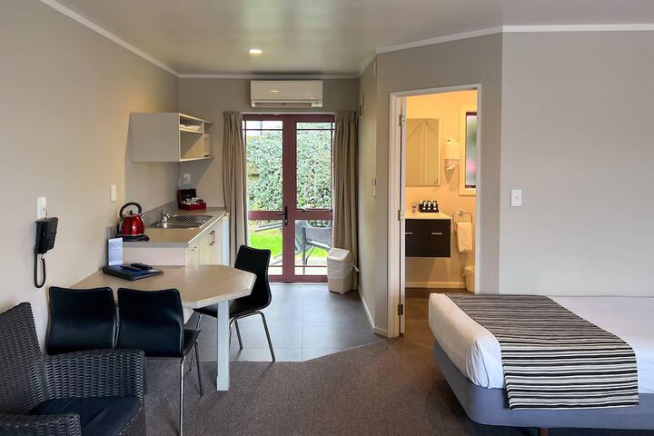 Room 60 of 302