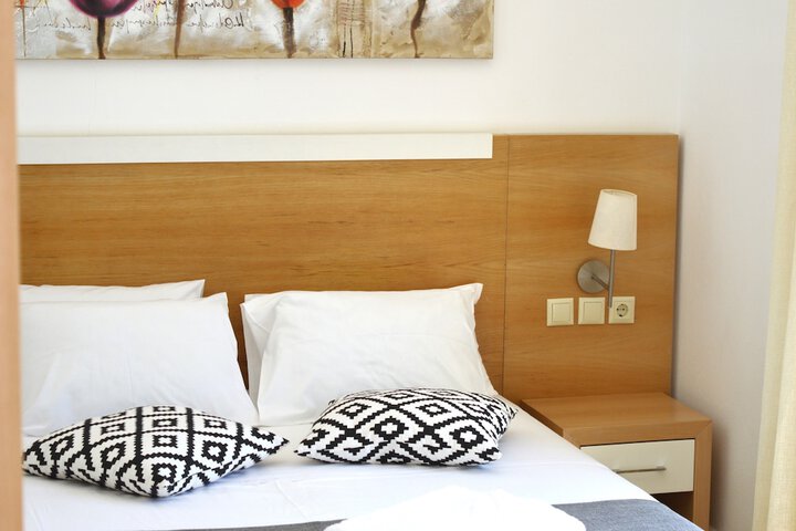 Room 2 of 17