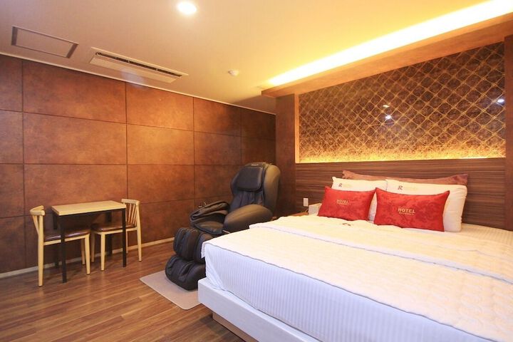 Room 9 of 59