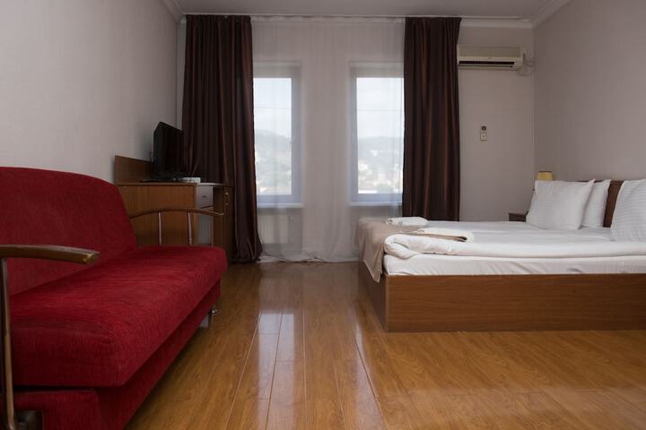 Room 6 of 51