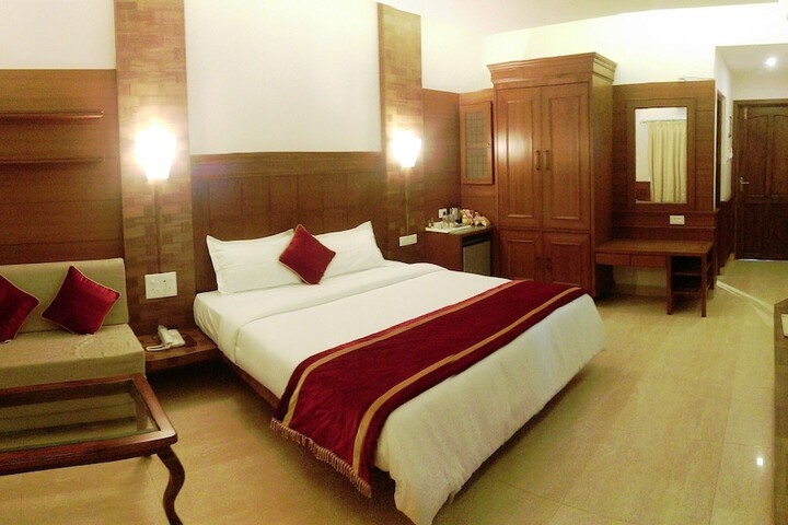 Room 8 of 25