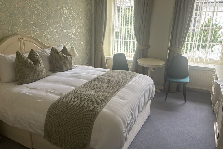 Room 72 of 132