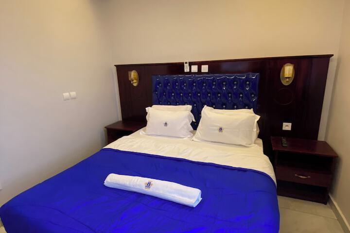 Room 6 of 23