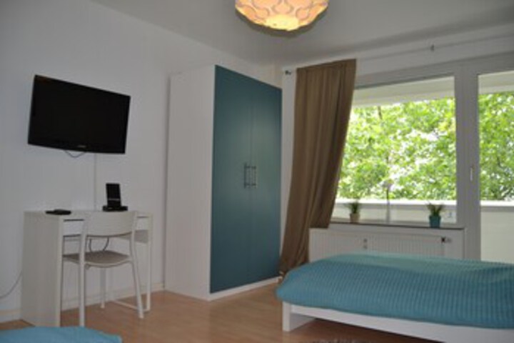 Room 103 of 177