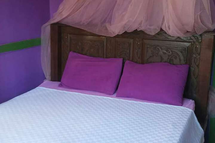 Room 13 of 21