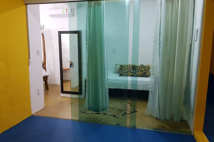 Room 51 of 79