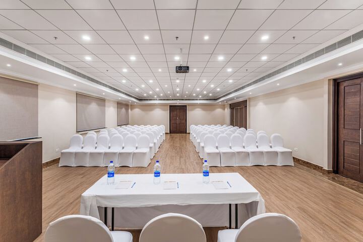 Ballroom/Hall 74 of 88