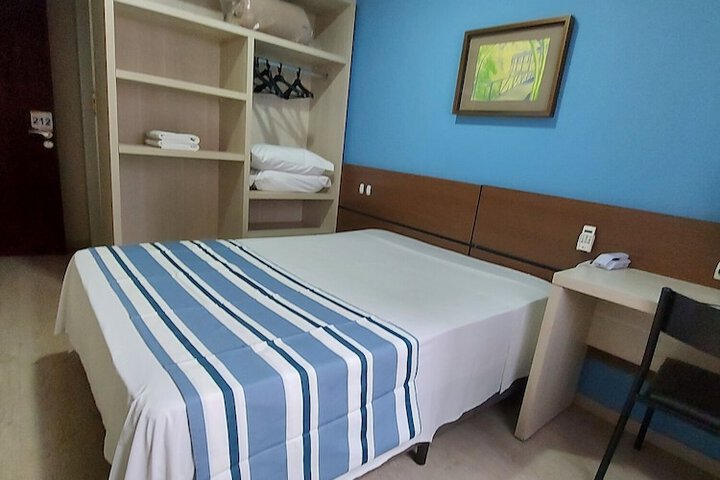 Room 8 of 16