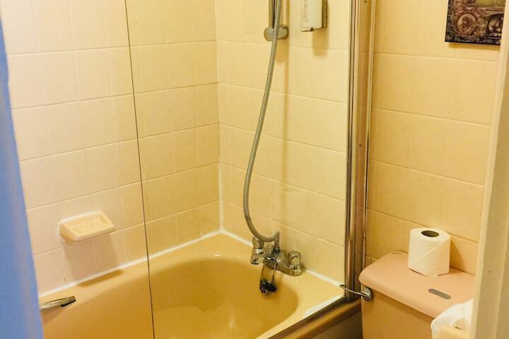 Room 70 of 139