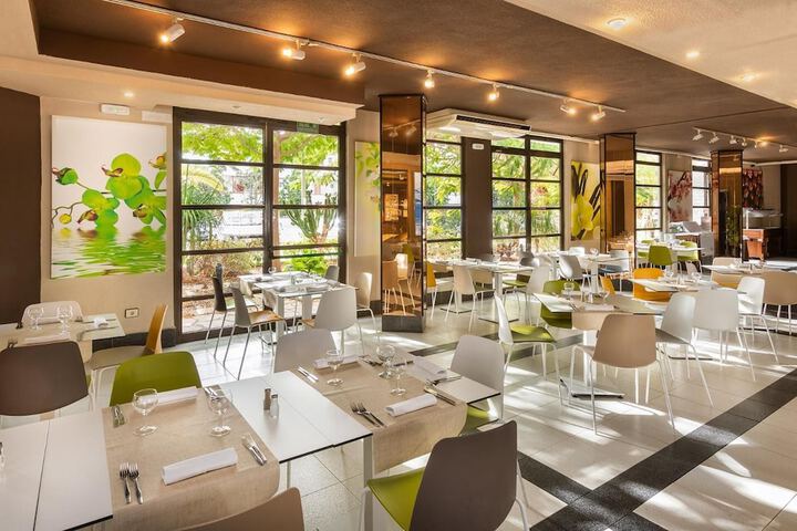 Dining Photos