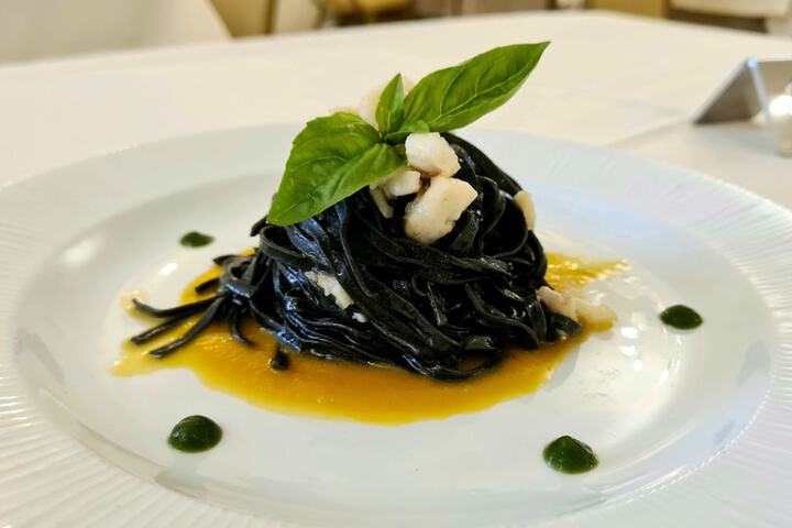 Dining 42 of 74