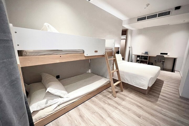 Room 65 of 112
