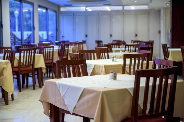Dining 41 of 59