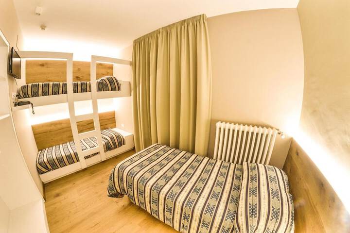 Room 12 of 44