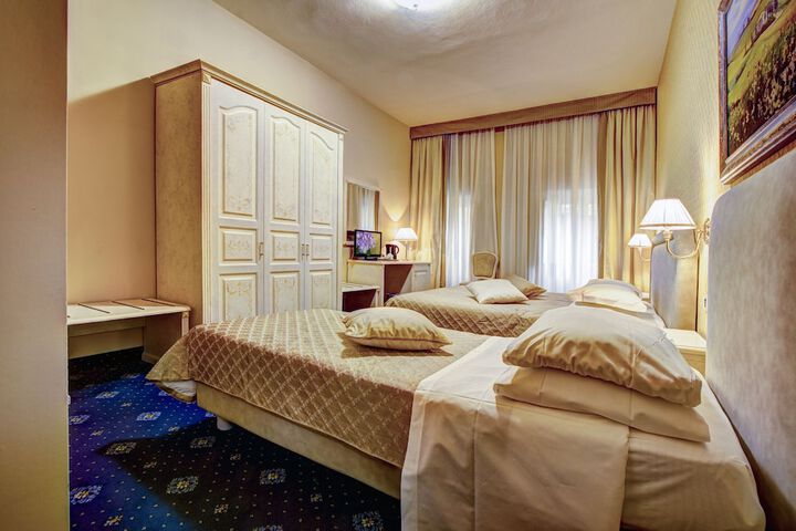 Room 18 of 54