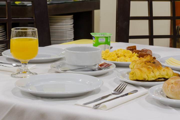 Breakfast/Coffee Service 90 of 108