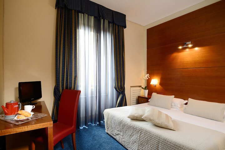 Room 10 of 39