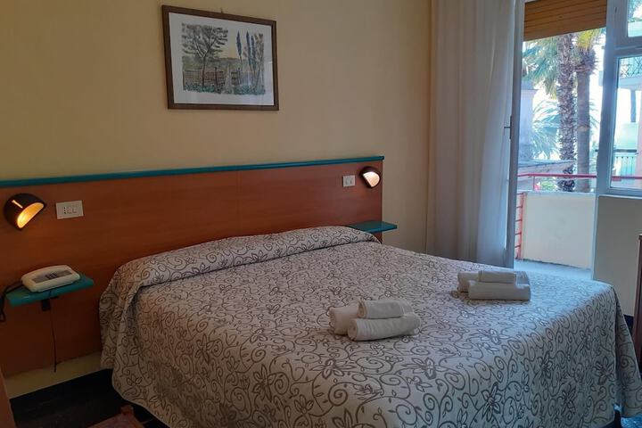 Room 11 of 42