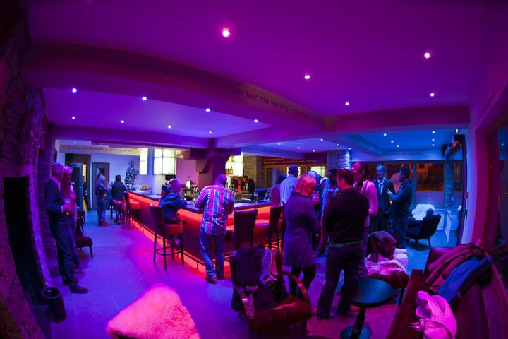Lounge 61 of 64