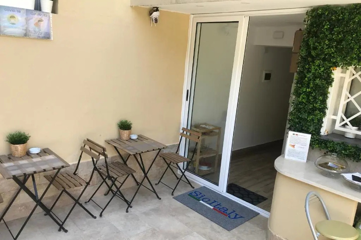 Terrace/Patio 6 of 16