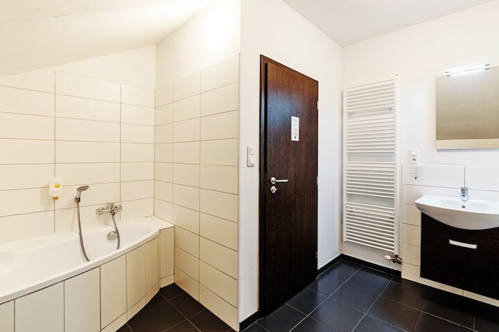Room 40 of 71