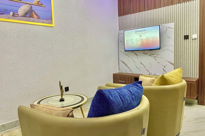 Room 27 of 48