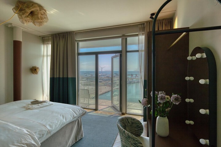 Room 21 of 62