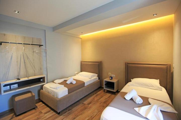 Room 46 of 143