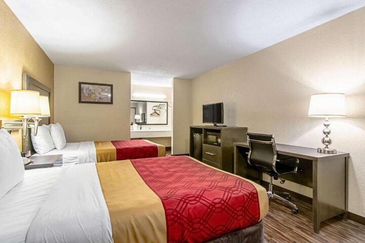 2 Double Beds (2 of 10)