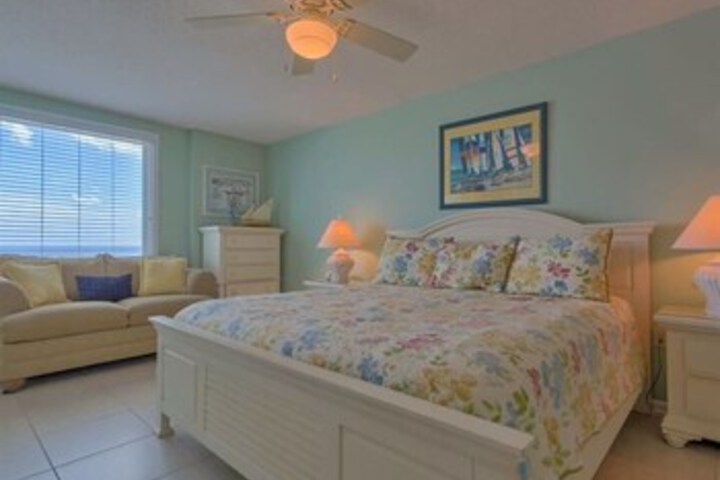 Room 330 of 360