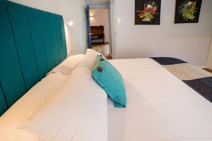Room 6 of 40
