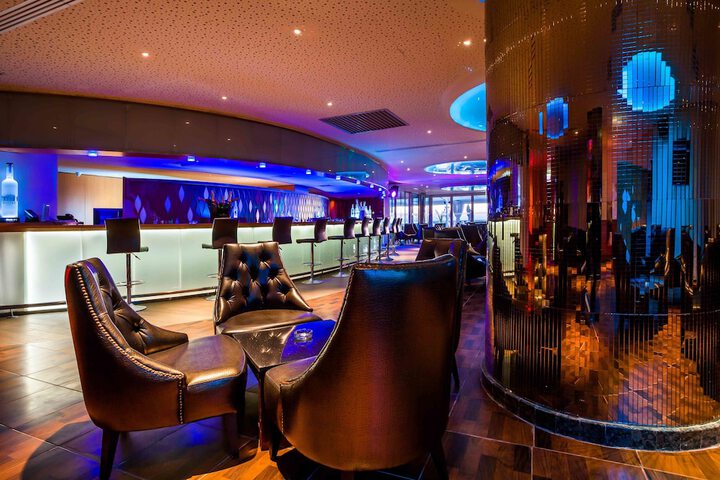 Lounge 165 of 184