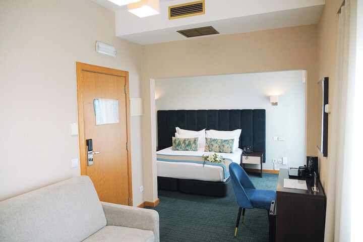 Room 37 of 121