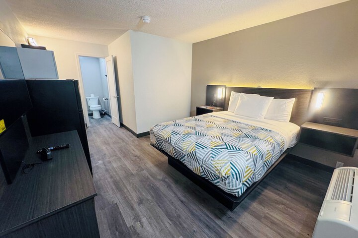 Room 5 of 25
