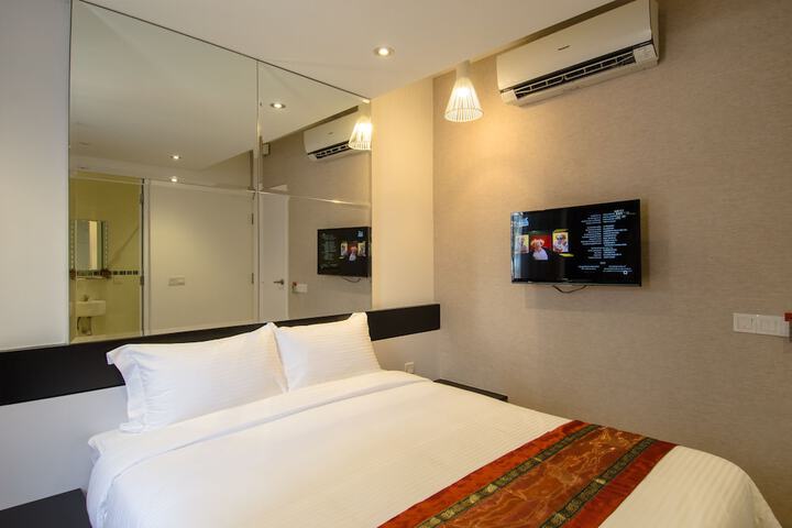 Room 21 of 38