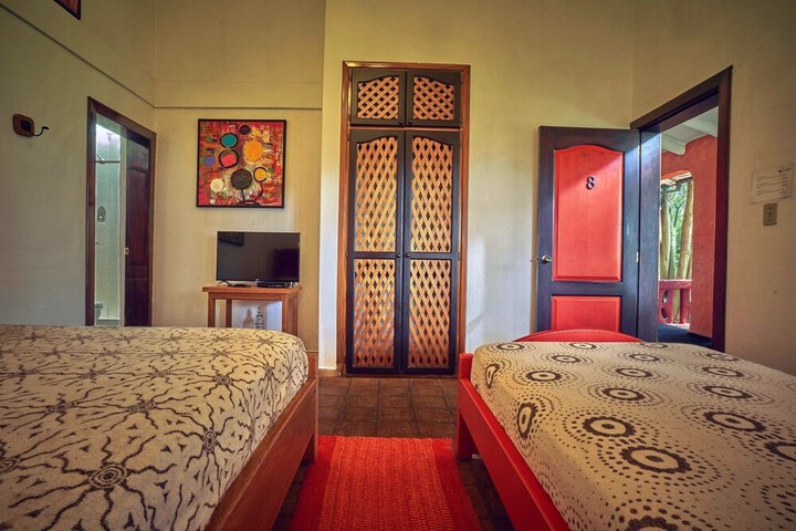 Room 8 of 36
