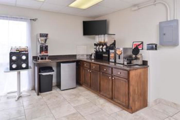 Breakfast/Coffee Service 8 of 39