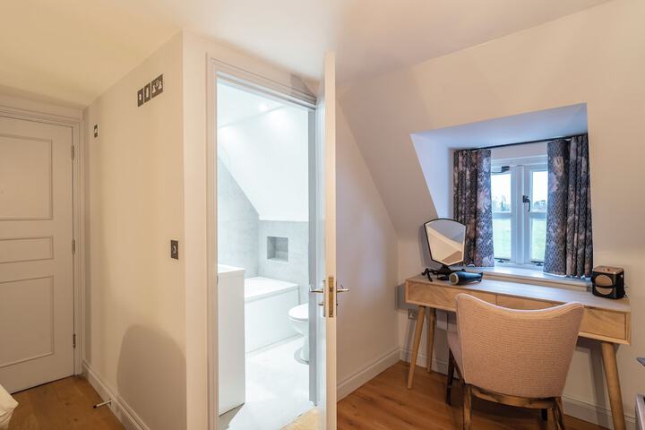Room 12 of 34