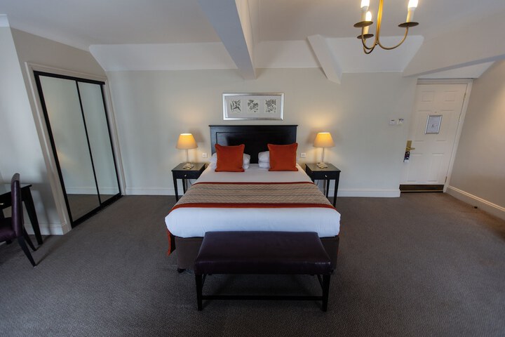 Room 30 of 94