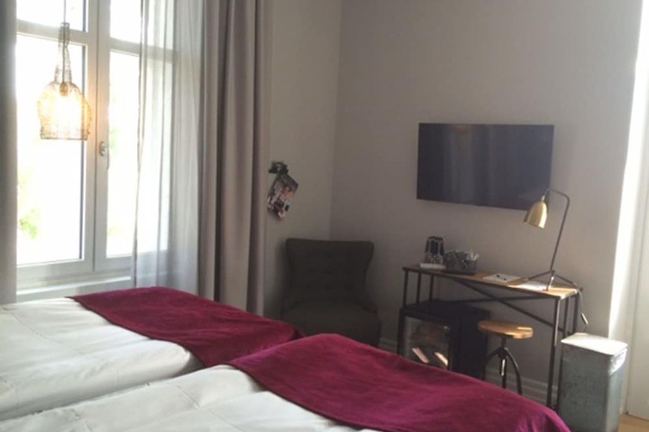 Room 3 of 48