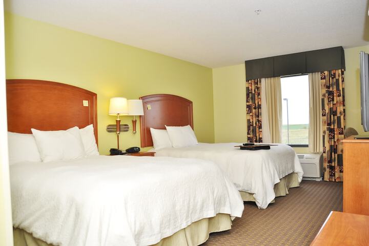 2 Queen Beds (4 of 9)