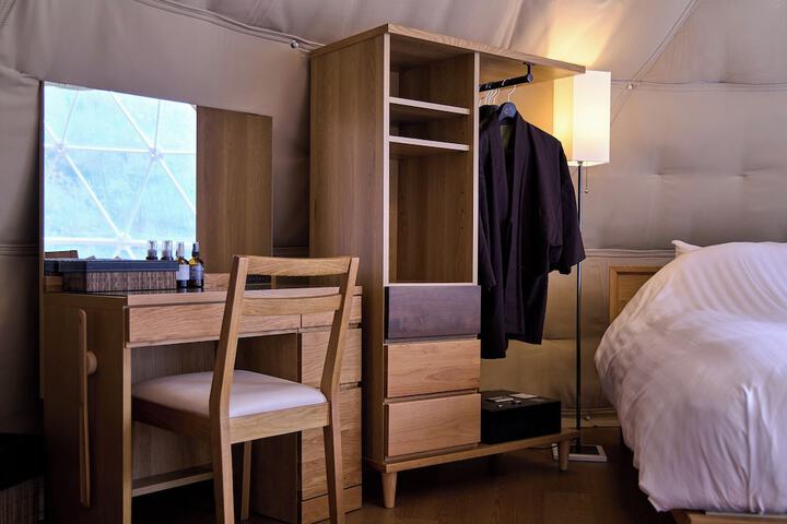 Room 27 of 53