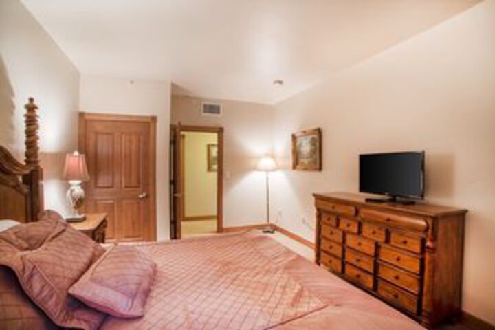 Room 19 of 79