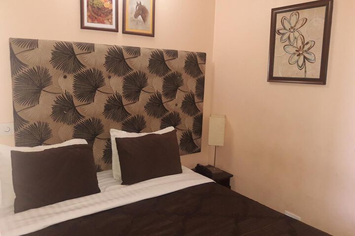 Room 10 of 60