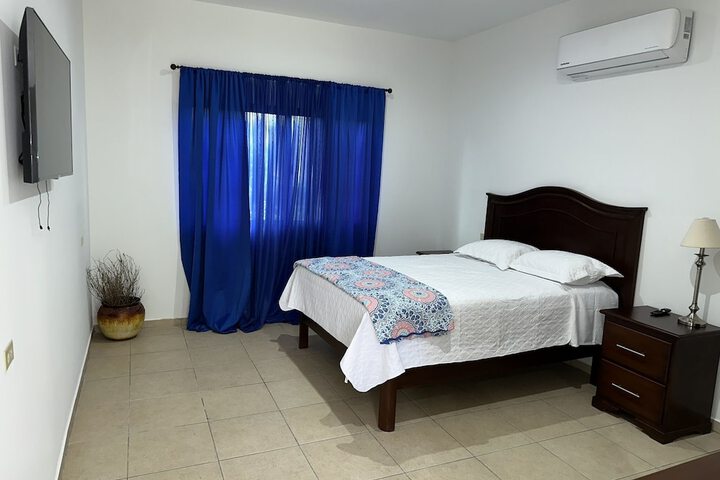 Room 2 of 6