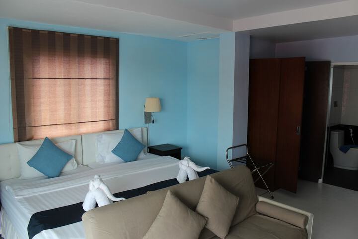 Room 7 of 63