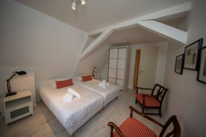 Room 21 of 38
