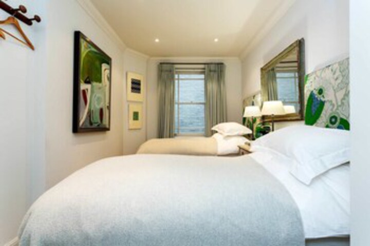 Room 11 of 14