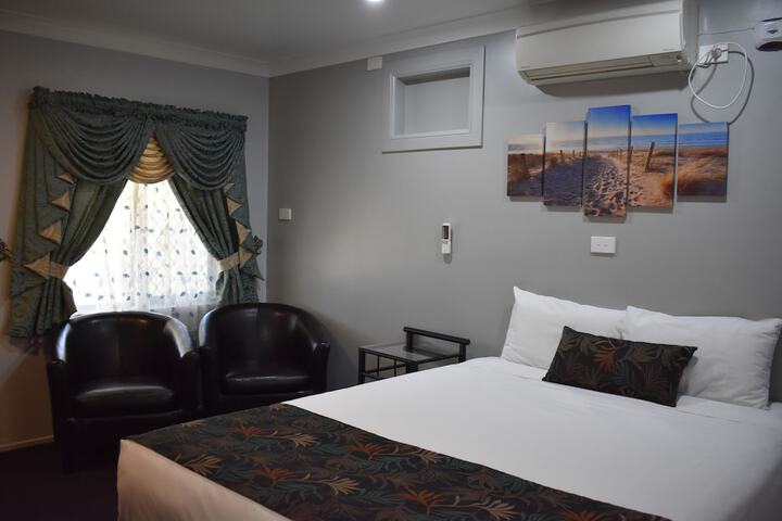 Room 8 of 61